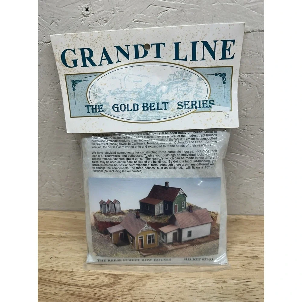 Grandt Line the Gold Belt Series HO #5903 Reese Street Row Houses kit open bag